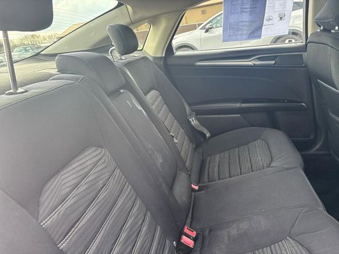 Used 2016 Ford Fusion SE image 11