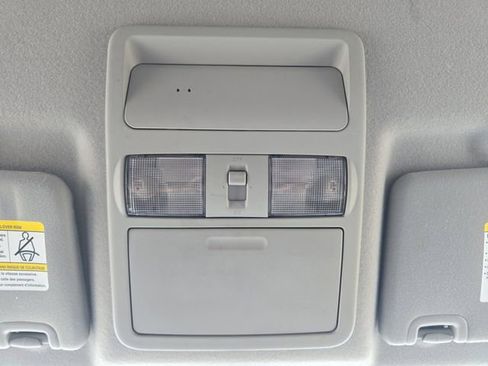 Used 2014 Nissan Frontier SV image 7