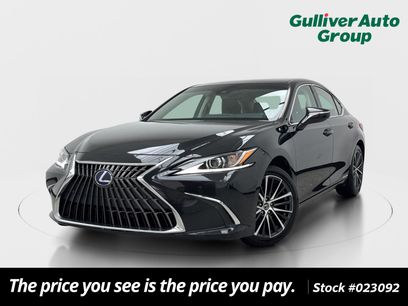 Used 2022 Lexus ES 300h w/ Premium Package