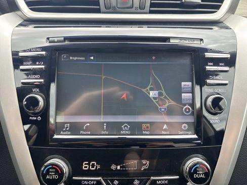 Used 2016 Nissan Murano SV AWD/4WD image 18