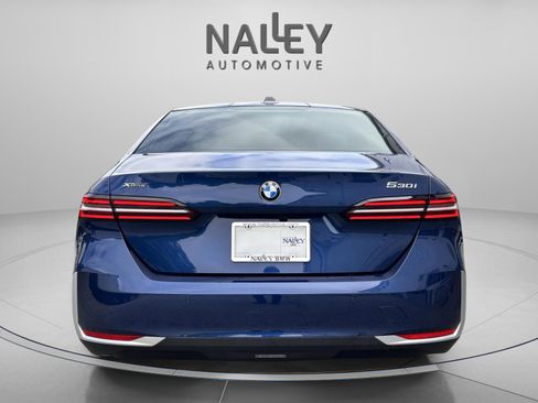 Used 2025 BMW 530i xDrive w/ Premium Package image 3