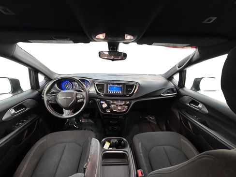 Used 2018 Chrysler Pacifica Touring Plus w/ S Appearance Package FWD image 17