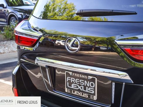 Used 2019 Lexus LX 570 4WD w/ Luxury Package image 8