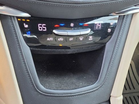 Used 2017 Cadillac XT5 Premium Luxury image 25