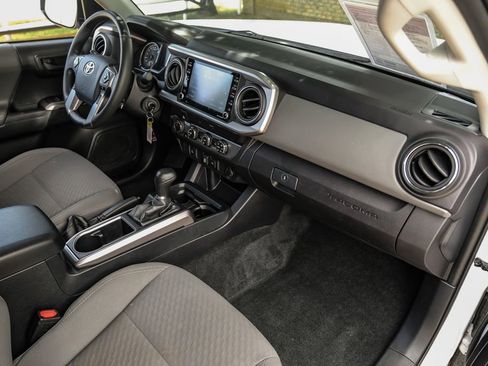 Used 2020 Toyota Tacoma SR5 image 23