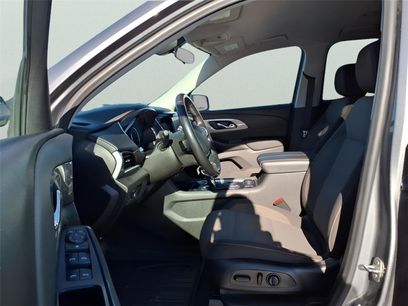 Used 2021 Chevrolet Traverse LT