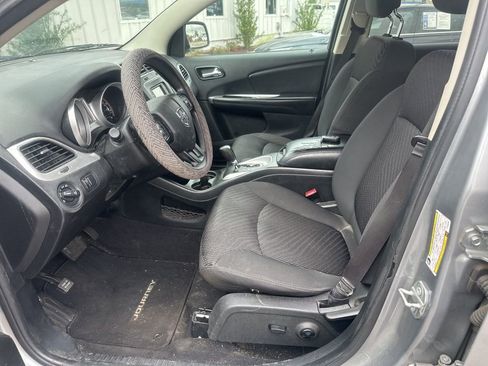 Used 2017 Dodge Journey SXT w/ Comfort/Convenience Group image 6