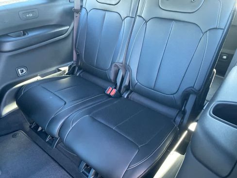 New 2025 Jeep Grand Cherokee L Limited w/ Luxury Tech Group II image 24