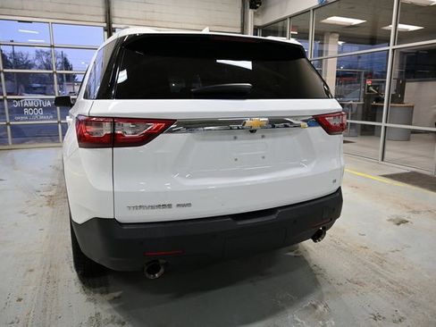 Used 2021 Chevrolet Traverse LT image 6