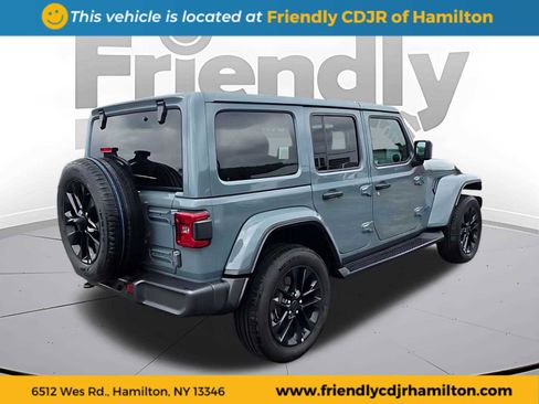 Used 2025 Jeep Wrangler Unlimited Sahara image 5