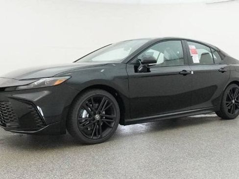 New 2026 Toyota Camry Hybrid FWD image 16