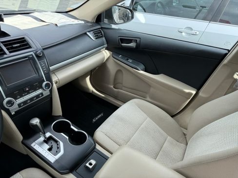 Used 2013 Toyota Camry LE FWD image 15