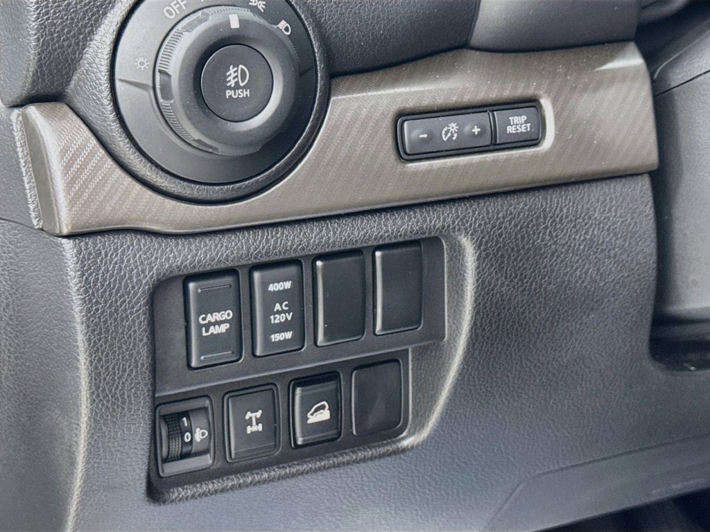 Used 2024 Nissan Titan PRO-4X w/ Pro-4x Convenience Package AWD/4WD image 12