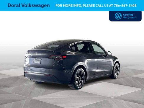 Used 2024 Tesla Model Y Long Range RWD image 8