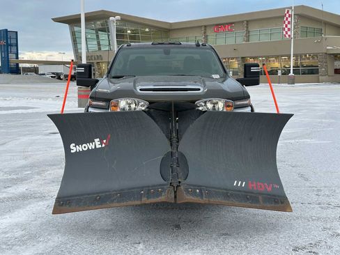 Used 2023 Chevrolet Silverado 3500 LT w/ Convenience Package image 3