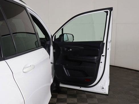 Used 2022 Honda Pilot Sport image 20