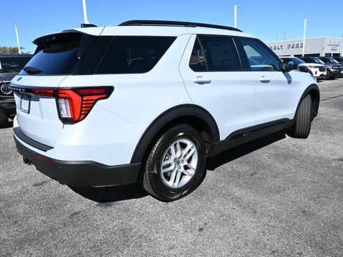 New 2026 Ford Explorer Active image 2