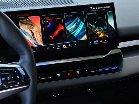 Certified 2024 BMW 530i 530i w/ M Sport Package image 20