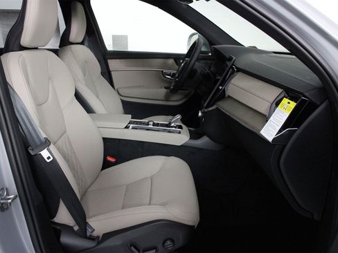 New 2026 Volvo XC90 T8 Plus image 10