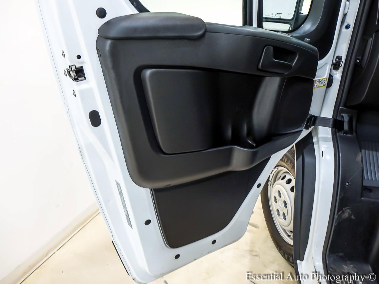 Used 2025 RAM ProMaster 2500 w/ Convenience Group FWD image 13