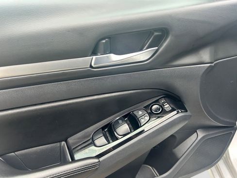 Used 2023 Nissan Altima 2.5 SV image 11