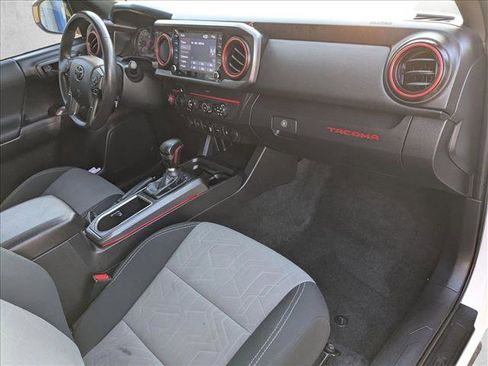 Used 2020 Toyota Tacoma TRD Off-Road image 29
