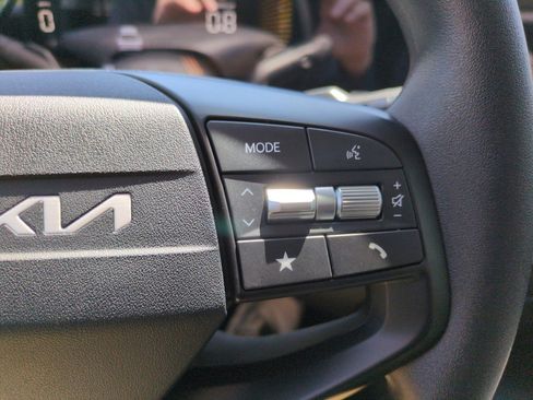 New 2025 Kia K4 LXS FWD image 21