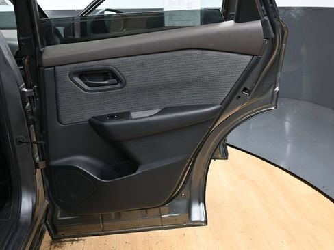 Used 2023 Nissan Rogue S FWD image 34