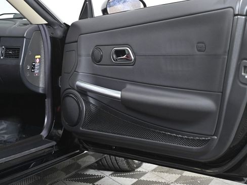 Used 2005 Chrysler Crossfire Convertible image 26