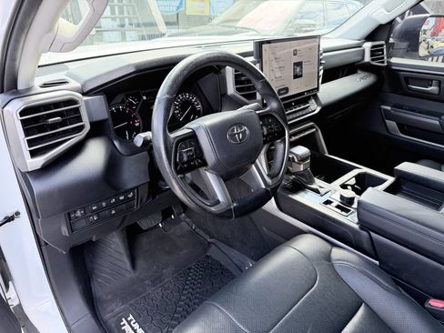 Used 2022 Toyota Tundra SR5 w/ SR5 Premium Package image 11