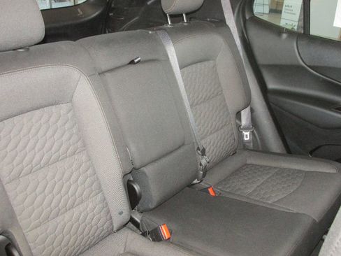 Used 2018 Chevrolet Equinox LT image 30