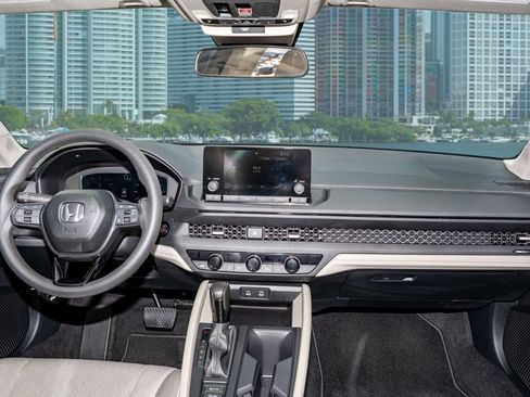 Certified 2025 Honda Accord SE image 20