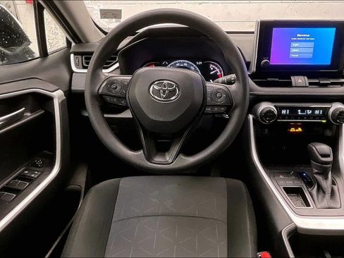 Used 2025 Toyota RAV4 XLE image 4