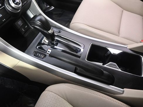 Used 2014 Honda Accord EX-L image 32