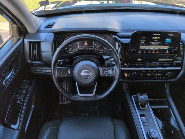 Used 2025 Nissan Pathfinder SL w/ SL Premium Package AWD/4WD image 15