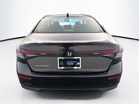 Used 2025 Honda Accord LX image 6