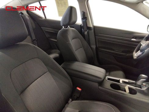 Used 2025 Nissan Altima 2.5 SV image 38