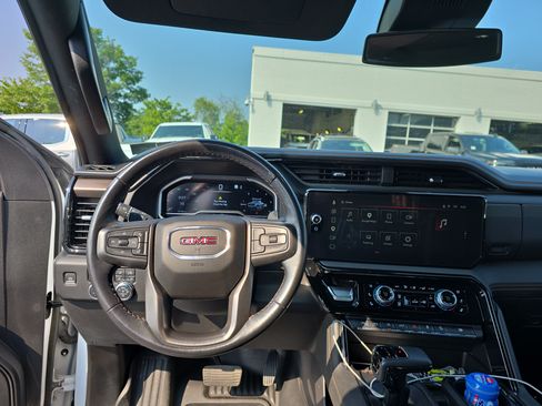 Used 2023 GMC Sierra 1500 AT4 AWD/4WD image 18