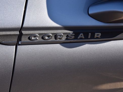 Used 2021 Lincoln Corsair Reserve w/ Equipment Group 201A image 11