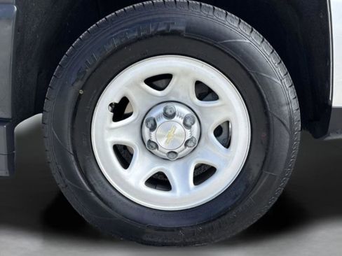 Used 2018 Chevrolet Silverado 1500 W/T RWD image 30