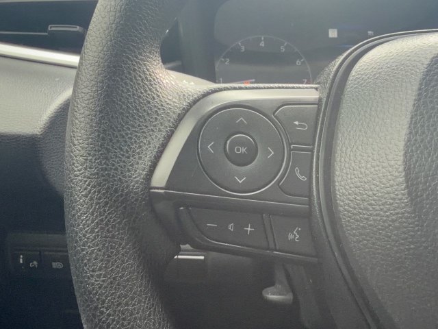 Used 2025 Toyota Corolla LE FWD image 18