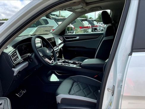 New 2026 Volkswagen Atlas Peak Edition AWD/4WD image 21