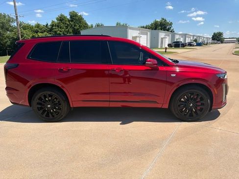 Certified 2023 Cadillac XT6 Sport w/ LPO, ONYX Package AWD/4WD image 6