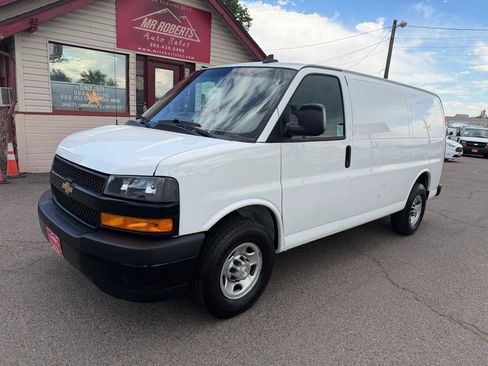 Used 2021 Chevrolet Express 2500 RWD image 4