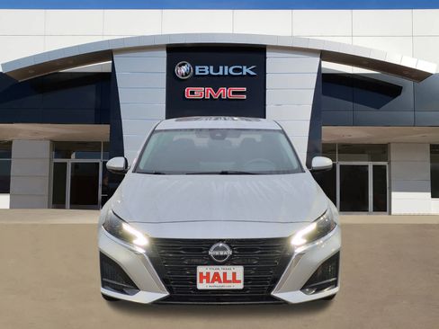 Used 2023 Nissan Altima 2.5 SL image 2