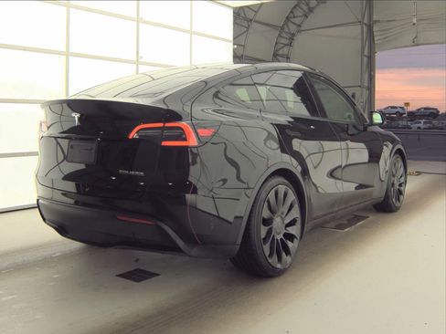Used 2022 Tesla Model Y Performance AWD/4WD image 4