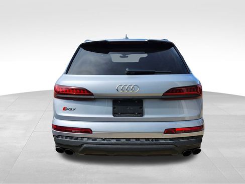 Certified 2022 Audi SQ7 Premium Plus w/ SQ7 Executive Package image 6