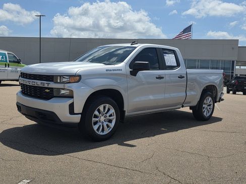 Used 2022 Chevrolet Silverado 1500 Custom RWD image 1