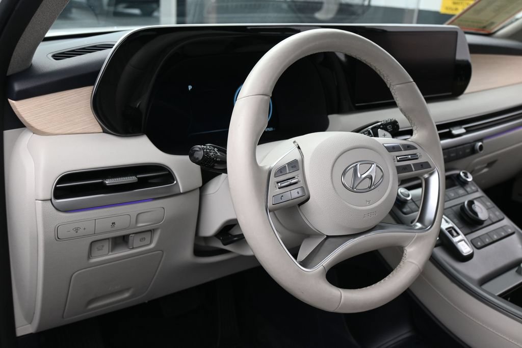 Used 2024 Hyundai Palisade Limited FWD image 15