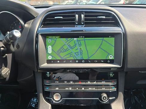 Used 2020 Jaguar F-PACE Premium AWD/4WD image 10